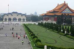 Národní divadlo a brána