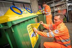 Příprava žlutomodrého kontejneru Příprava žlutomodrého kontejneru